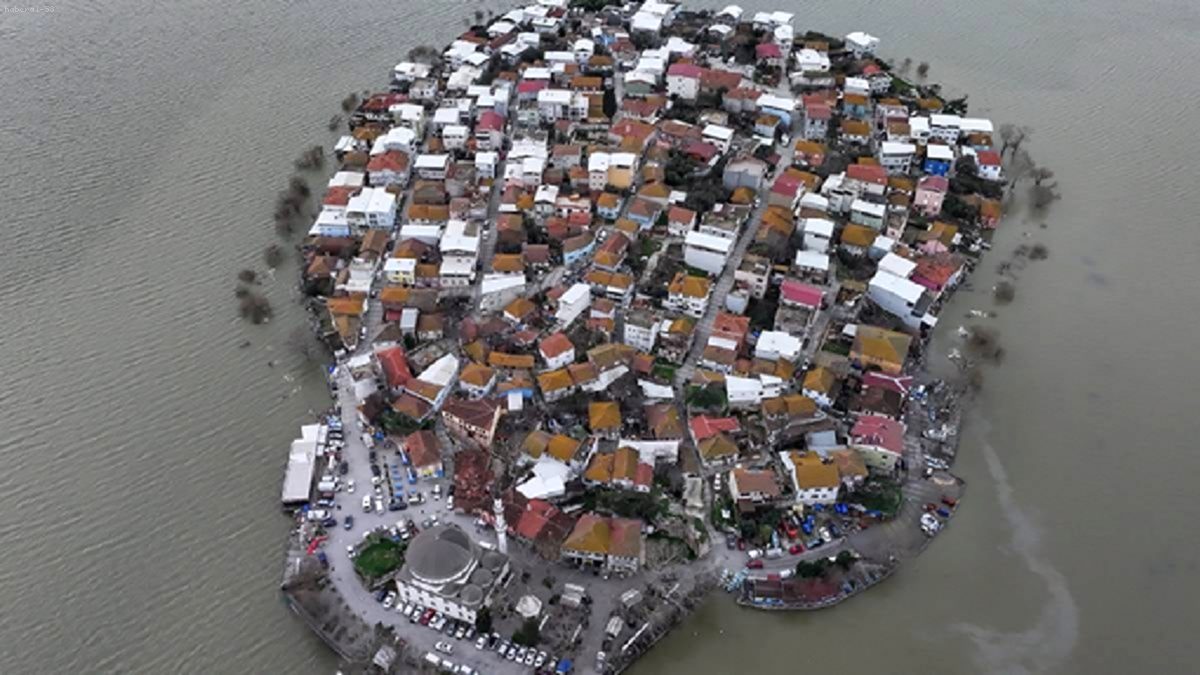 Gölyazı : 12 ans après, le niveau de l'eau monte, transformant la 'Petite Venise' et coupant des voies d'accès
