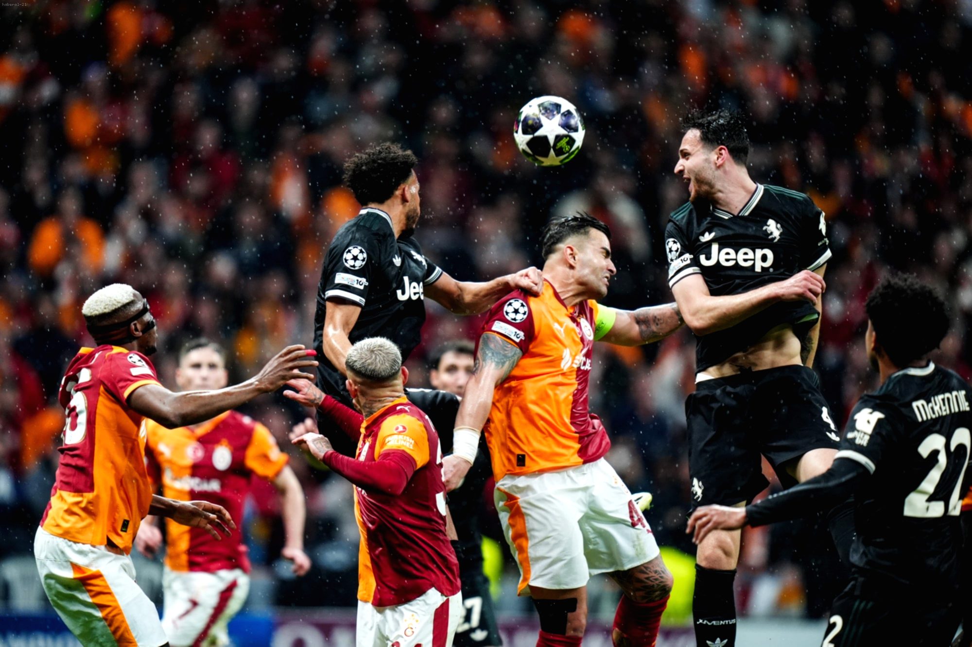 Galatasaray s'offre une victoire éclatante 5-2 contre la Juventus, un exploit historique 37 ans après