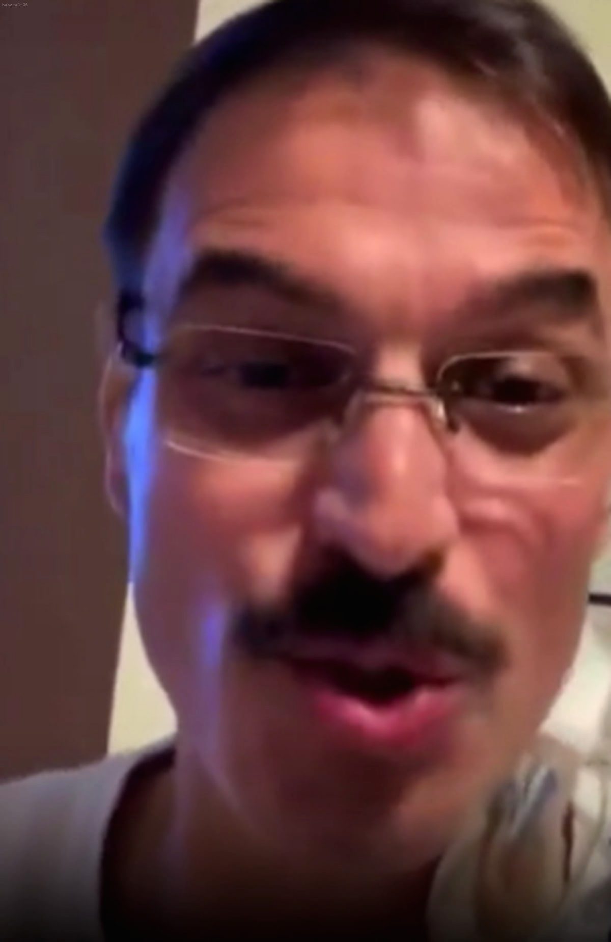 Ufuk Özkan dément fermement les rumeurs sur sa santé : "Je suis là, vivant et en forme !"